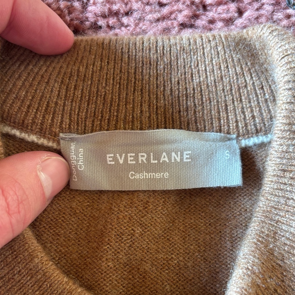 Everlane women’s Cashmere Crewneck Sweater in Light Brown - Picture 2 of 4